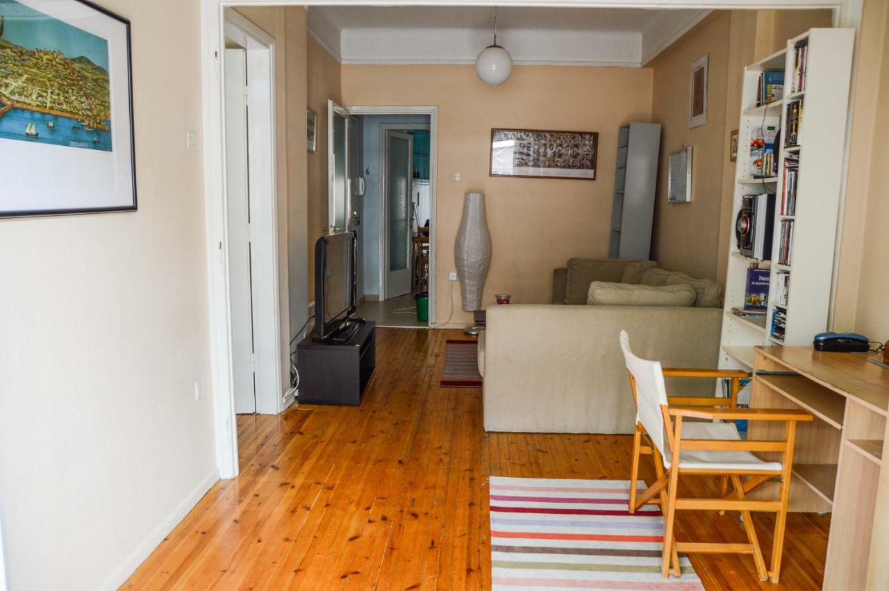 An Apartment For 2-4 Friends. Szaloniki Kültér fotó